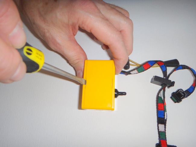 muz-mo-replacing-battery